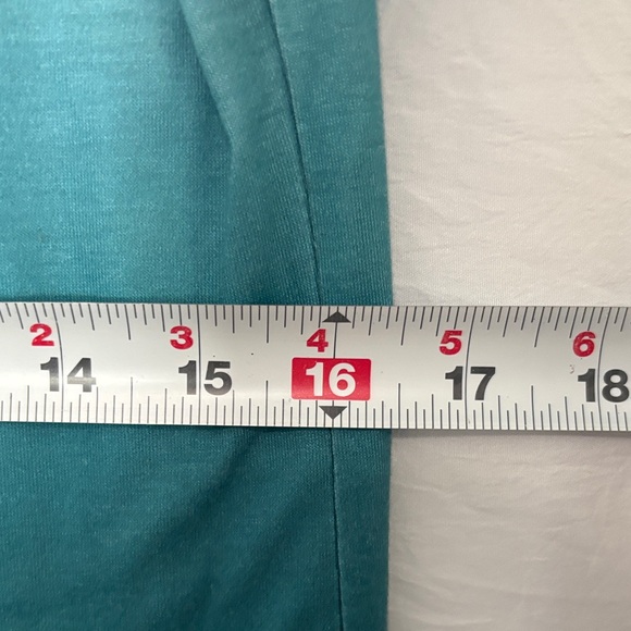 Gradient Teal V-Neck Women's Top - Picture 4 of 5